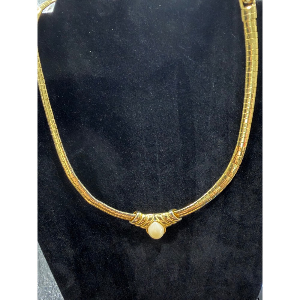 Vintage 1980s Gold Omega Chain Choker Faux Pearl Teardrop Cabochon Necklace
